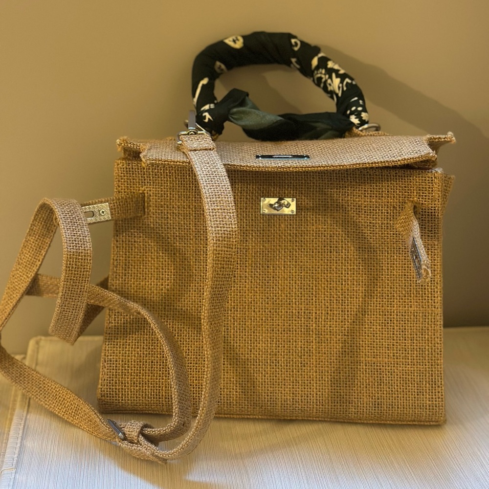 Elegant Tan Women's Bag